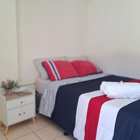 Blue Moon Hostel Antigua Eksteriør bilde