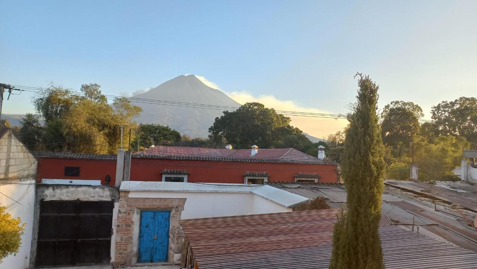 Blue Moon Hostel Antigua Eksteriør bilde