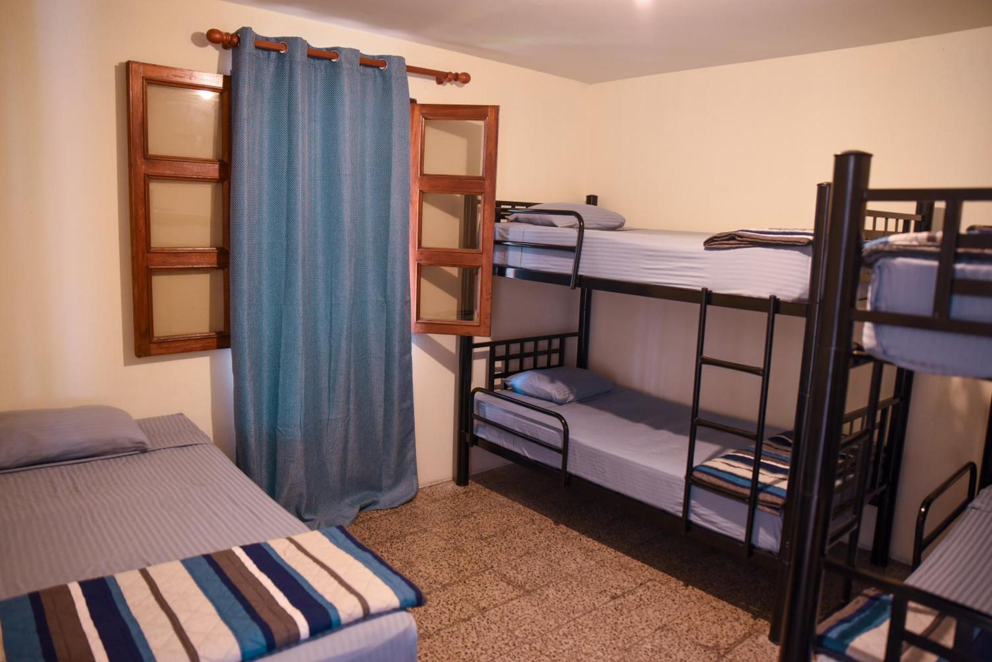 Blue Moon Hostel Antigua Eksteriør bilde