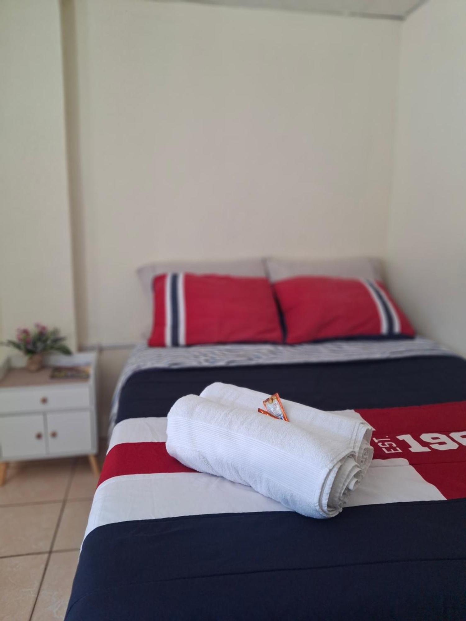 Blue Moon Hostel Antigua Eksteriør bilde